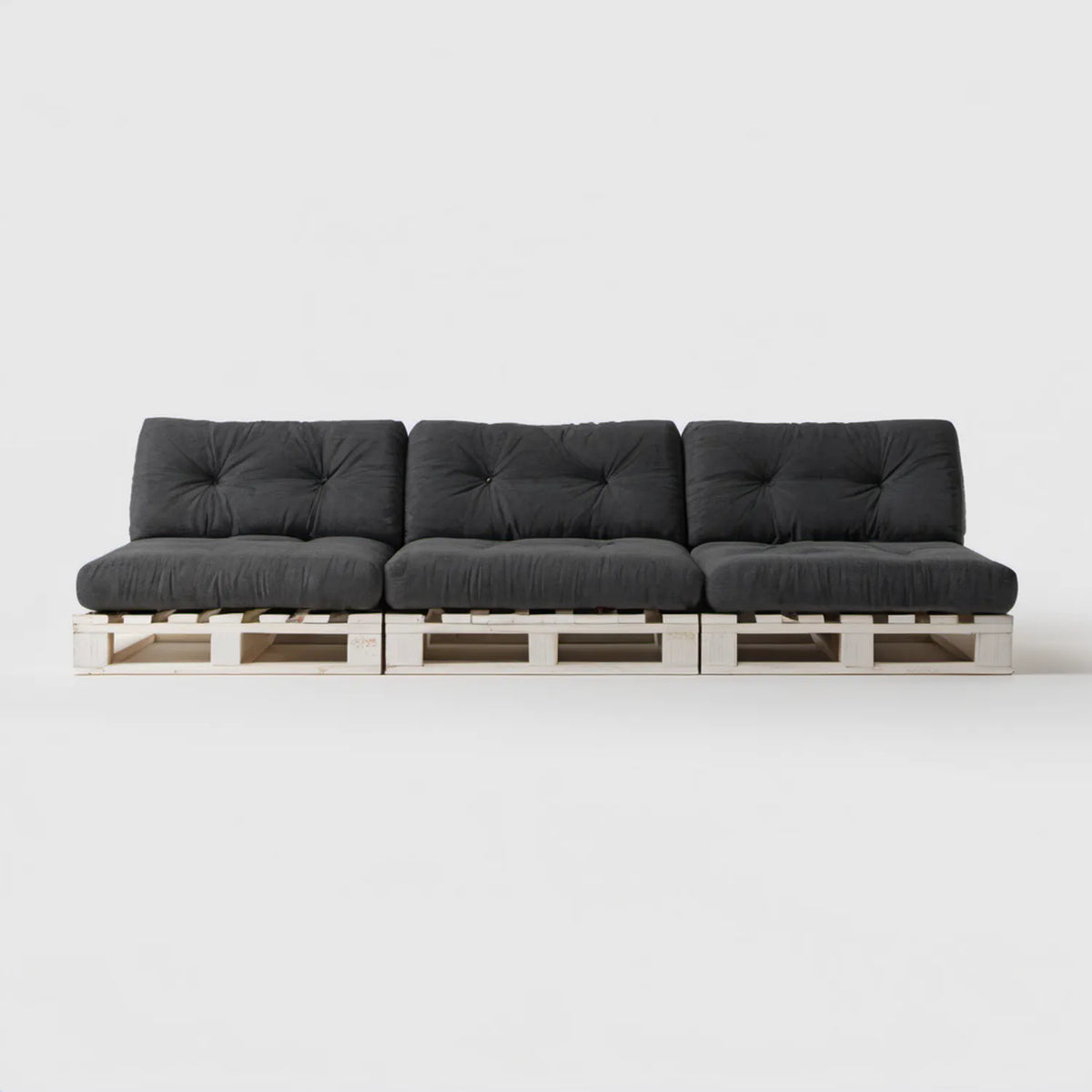 3-osobowa sofa ogrodowa z palet z czarnymi poduszkami, biały stelaż, 360 x 80 x 60 cm